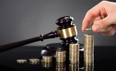 Ақтөбеде авиазауыттың экс-басшысы 110 млн теңге жымқырды деген күдікке ілінді