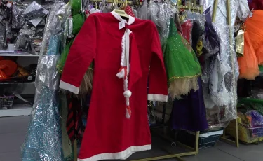 Сақ болыңыз: балаңызға жаңа жылдық киім аларда нені ескеру керек