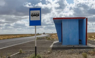 Труп мужчины обнаружили на остановке в Актау