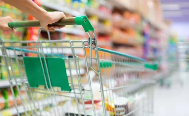 Предпринимателям напомнили о правилах ценообразования на соцпродукты