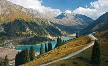 Туризм бизнесінде әккі кәсіпкерлер «экобелсенділердің»  қолтығына су бүркіп отырады – Президент