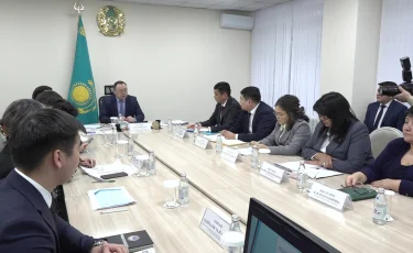 Алмалы ауданында білім беру саласын дамыту мәселесі талқыланды