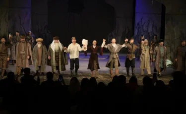 В Алматы прошел юбилейный показ спектакля «Еңлік – Кебек»