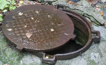 Шесть часов на морозе: ребенок упал в открытый колодец в области Абай (видео)