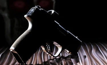 Астанада 21 жастағы жігіт арнайы жасақ қызметкеріне оқ жаудырған