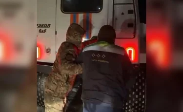 В снежном плену: в Акмолинской области спасатели пришли на помощь путнику