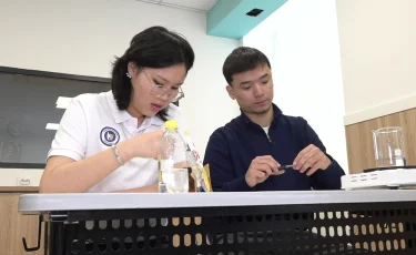 Еріп кетеді: алматылық оқушы қоршаған ортаға зияны жоқ биопакет ойлап тапты