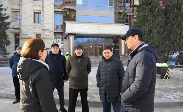 Аким Алматы ознакомился с ходом ремонта и благоустройства в Ауэзовском районе