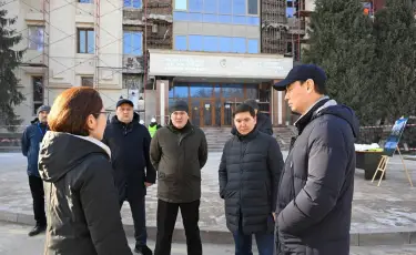Аким Алматы ознакомился с ходом ремонта и благоустройства в Ауэзовском районе