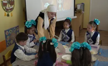 Ұлттық құндылықтар: бала тәрбиесіндегі жасанды жадының рөлі қандай