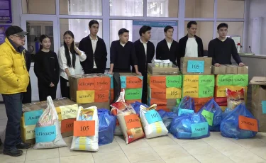 Балаларға күлкі сыйлау: Алматыдағы әлеуметтік мекемелерге мектеп оқушылары көмек көрсетті