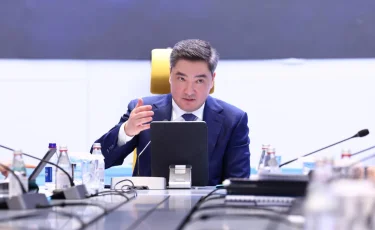 Олжас Бектенов обсудил с экспертами вопросы развития экономики