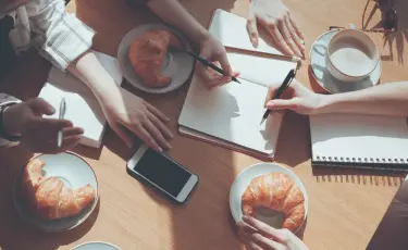 Как сохранить дружеские отношения на работе