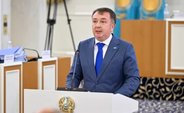 «Брак – союз мужчины и женщины»: в Казахстане предложено усилить институт семьи в Конституции