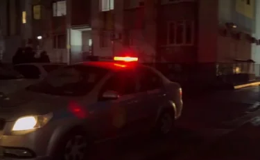 Қуып жүріп, пышақтаған: Шымкентте 21 жастағы бойжеткен көз жұмды