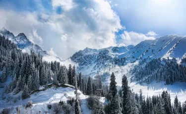 ТЖМ құтқарушылары Алматы тауында альпинисті құтқарды