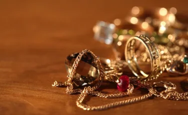 Проникли через окно: дом в Туркестанской области обокрали на крупную сумму