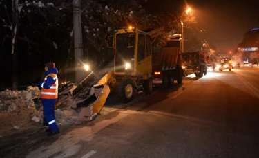 Алматы көшелерінен 11 мың текше метрден астам қар шығарылды