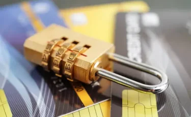 Из-за мелких переводов счета казахстанцев могут быть заблокированы