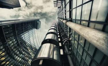 Экстремальное восхождение: альпинист без страховки поднялся на 101-этажный небоскреб