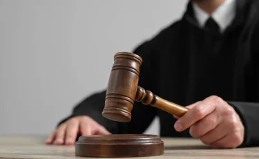 «Просто нашел тело»: семья казахстанца утверждает, что его несправедливо осудили за убийство