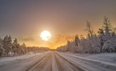 Зарево в тумане: как тысячи людей встречают первый рассвет после долгой полярной ночи