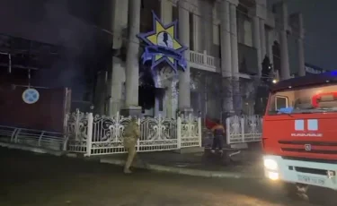 И снова пожар в Таразе: в одном из ресторанов города загорелась летняя площадка