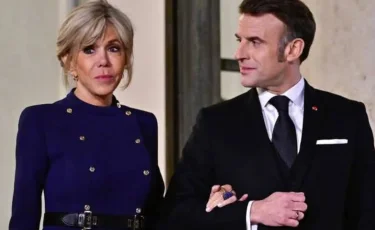 Первая леди Франции стала диджеем в Диснейленде (видео)