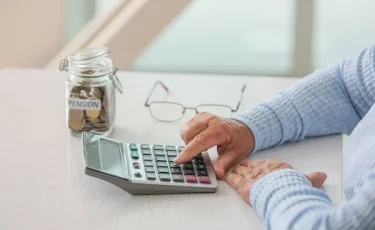 Рост пенсии за счёт работодателя: какие взносы ждут казахстанцев с января