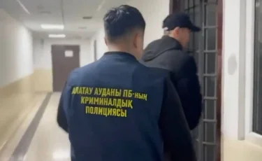 Пока люди молились: в Алматы поймали вора, промышлявшего в мечетях (видео)