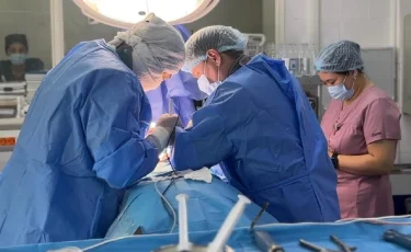 Алматылық клиникада омыртқасына метастаз берген науқасқа аса күрделі ота жасалды