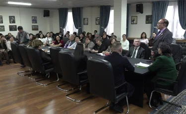 Алматыда қалалық коалиция мүшелері мемлекеттік мұрағат қызметкерлерімен кездесті