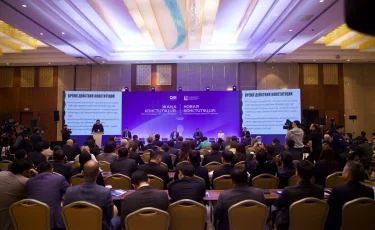 Қазақстанда саяси идеялар мен бәсекелестік жетіспейді – Айдос Сарым