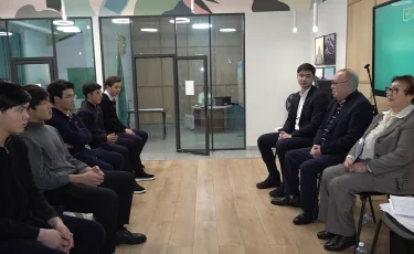 Конституция жобасы: Бостандық ауданында жастармен кездесу өтті