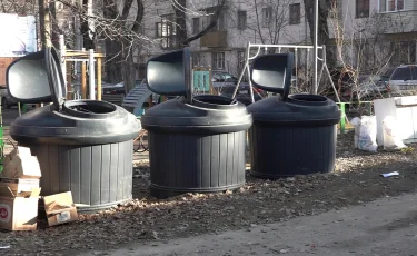 В Алматы проходит масштабное обновление мусорных контейнеров