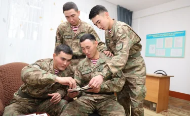 Поэт в строю: рядовой Нацгвардии вдохновляется мужеством сослуживцев