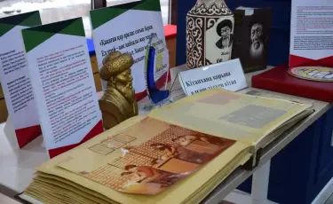 В Алматы отметили юбилеи библиотеки имени Жамбыла и 180-летие поэта