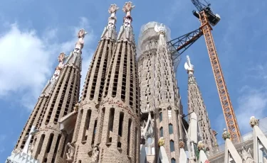 Храм Саграда Фамилия в Барселоне стал самым высоким в мире