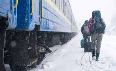 Непогода охватила страну: нацперевозчик запустил дополнительные поезда
