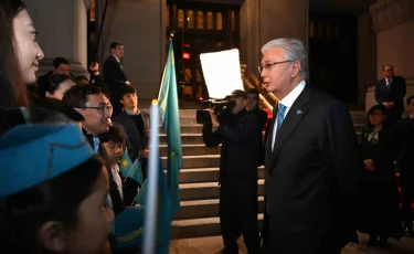 Глава государства встретился в Вашингтоне с соотечественниками