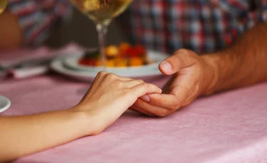 Ер мен әйелдің одағы: жаңа Конституция жобасында неке ұғымы нақтыланды