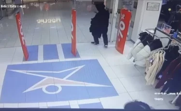 Решил приобуться: в Уральске задержали подозреваемого в краже жителя города (видео)