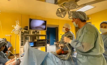 В Центре детской неотложной помощи Алматы провели 8 уникальных артроскопических операций детям