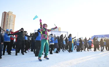 Сотни казахстанцев приняли участие в совместном забеге в преддверии референдума