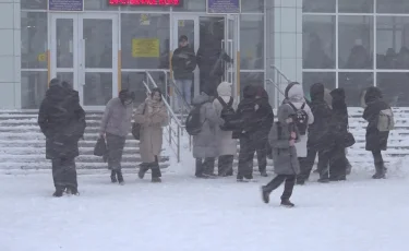 Непогода в Астане: школьников перевели на онлайн-обучение