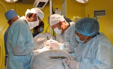 Впервые в Алматы несовершеннолетнему пациенту выполнена тотальная замена тазобедренного сустава