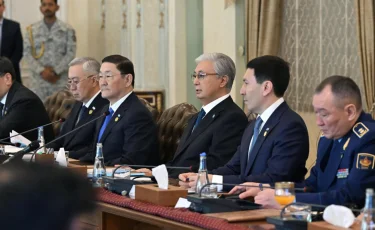 Президент провел переговоры с Премьер-министром Пакистана