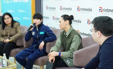 Закон и порядок: известные казахстанские боксерши встретились с алматинской молодежью