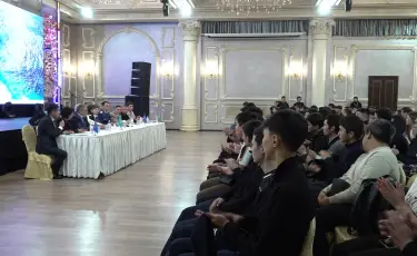 Есірткіге елігу әлеуметтік желіден басталады: Алматыда прокуратура ардагерлері студенттермен кездесті