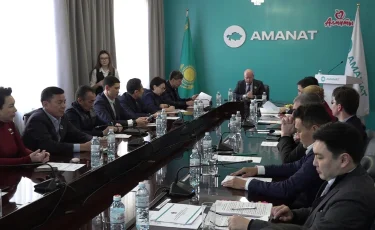 В Алматы депутаты маслихата обсудили планируемые изменения главного закона страны